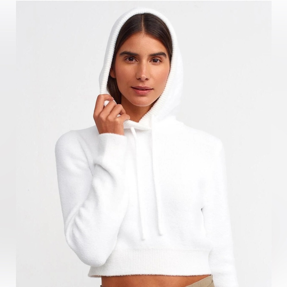 Zara White Hooded Sweatshirt